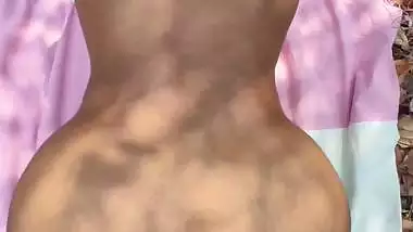 Tamil slim college girl small boobs showing selfie