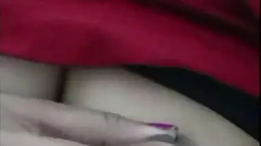 Beautiful Chamet cam girl nude round boobs showing