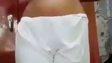 Desi nude Bangla girl strips and shoots her nude MMS