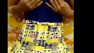 Desi female deletes her XXX clothes and shakes rear in solo sex video
