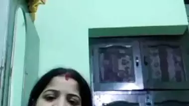 Milky boobs unsatisfied bhabhi viral nude show