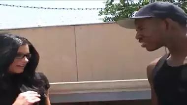 The female yacht broker India Summer offers an extremely horny extra to the purchase