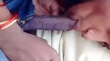 Middle-aged Indian diva in sari takes XXX male tool out and sucks
