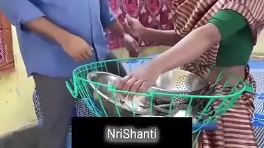 New Pornstars - Bartan Bechne Ai Thi Madrchod Ne Gand Mar Li Clear Hindi Tal