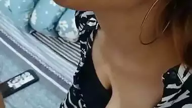 The man shoots a blowjob MMS of a whore sucking his cock