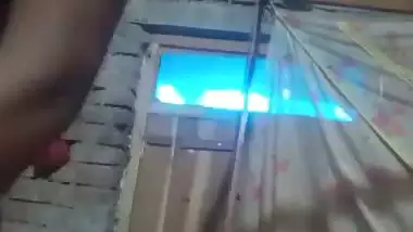 Village lady records her hairy pussy in desi nude MMS