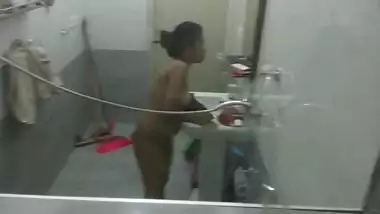 Sri Lankan bathroom spycam