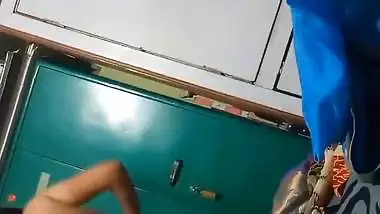 Hot mom dress change boobs show viral topless clip