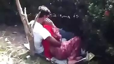 Couple Romance In Park - Movies. video3porn3