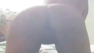 Chubby girl milking dick with handjob to lover viral sex