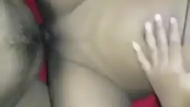Desi girl's pussy becomes wet and wants man's XXX tool in MMS clip