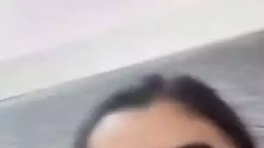 Indian Instagram influencer sowing big boobs MMS