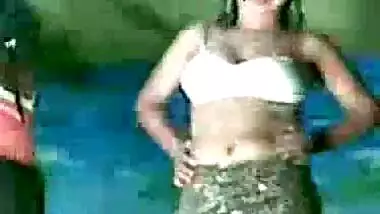 Erotic Mujra Of Hot Girls On Stage