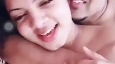 Cutest Sri Lankan Girl Full Collection – Pics With More than 4 Guys