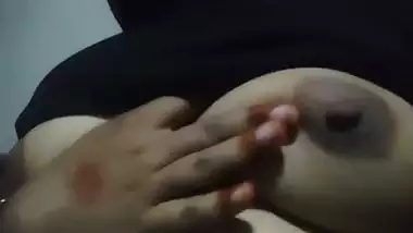 Bengali girl rubbing pussy in horny mood viral MMS