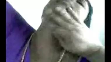 Hot Tamil Lady being kissed and enjoyed before a hot sex scene!