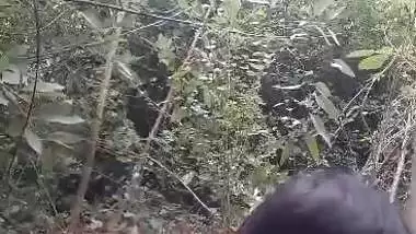 Outdoor Assamese sex MMS of a couple from a jungle