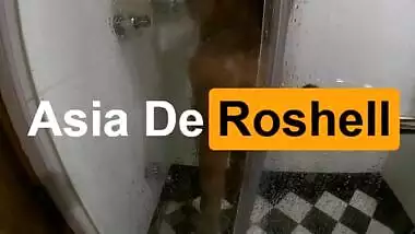 Sneaking on sexy indian girl having shower after work - Asia De Roshell