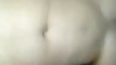 Indian teen sex video of a sexy 18 yr old girl with her BF