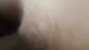Dude records MMS vid of him drilling Desi chick's cunt with XXX cock