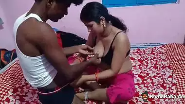 Tamil housewife rides on her tenant’s dick