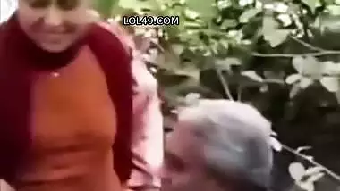 Uncle sucking aunty boobs while walking in park