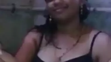 Indian flashes her XXX slit and sex twins with dark nipples on camera