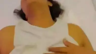 Famous Srilankan TV host fucking in hotel room viral sex