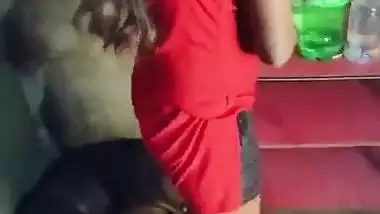 Bellary lady gives a Telugu blowjob to a Bihari laborer