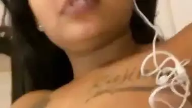 Milf removes her milk and fingers in Tamil video call sex