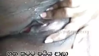 south Indian collage girl स्कूल की लड़कीvideo call fun with her boyfriend in rainy outdoor