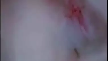 Nude Indian girl strips to show her sexy body