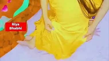 Indian gf bf the Best Doggystyle fucking after seducing and kissing her | RIYA BHABHI