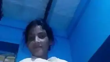 Desi nude Bihari girl shows her tight boobs to her lover