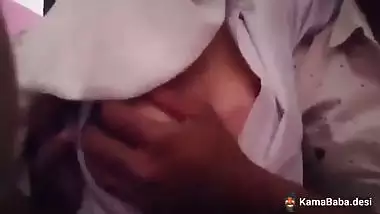 Guy sucks his Muslim GF’s boobs in Bangladeshi sex video