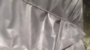 Daring NRI porn of a girl fucking outdoors on a riding truck