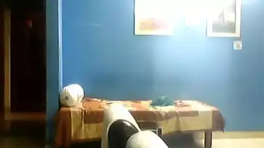 Bhabhi Boobs Show From Blouse.