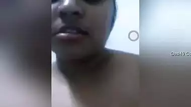 Young Desi woman gets a lot of likes showing off her XXX tits on camera