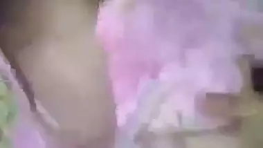 Cute Kolkata girl fingering wet pussy viral video MMS