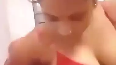 Married wife in bra gagging lover dick viral MMS