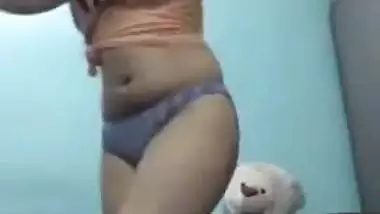 Desi nude girl strips and dances erotically on camera