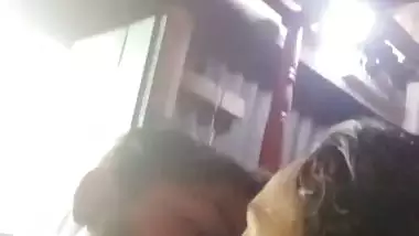 Dhaka guy boob presses and kisses in desi x video