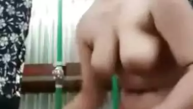 Dehati Dhaka hottie fully naked tease show from tin shed