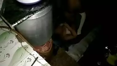 Bhai K Sone K Baad Bhabhi Ko Dever Ne Bed Se Niche Bula Kr Pela