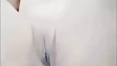 Pakistani Wife Taking Tomato Deep In Ass N Pussy Squriting Orgasm With Audio