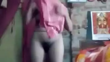 Desi girl dries body with a towel including erogenous XXX zones on camera