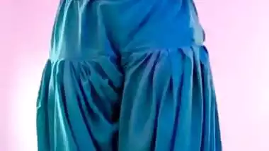 18 year indian girl video while she is showing her sexy body to her boyfriend on video call